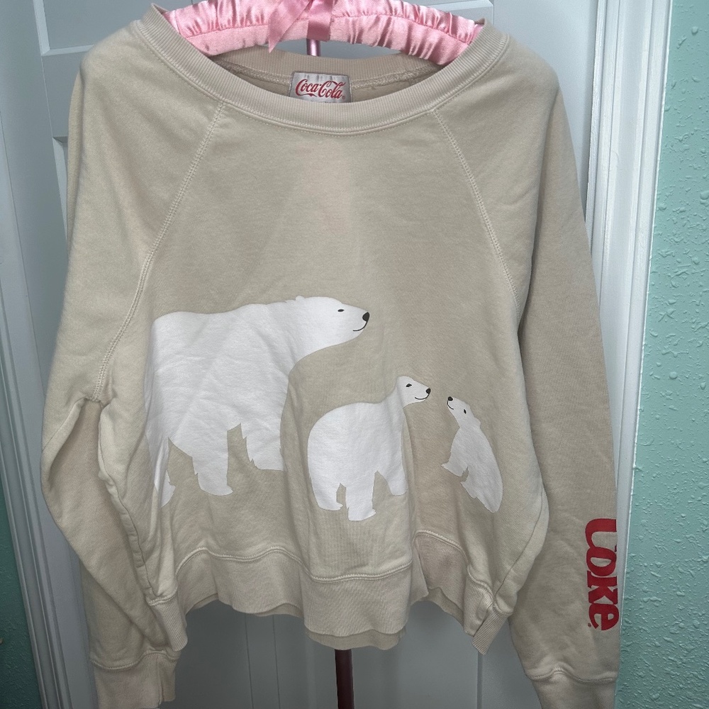 Polar Bear Coca-Cola wild fox Tan crewneck relaxed fit graphic Small classic
